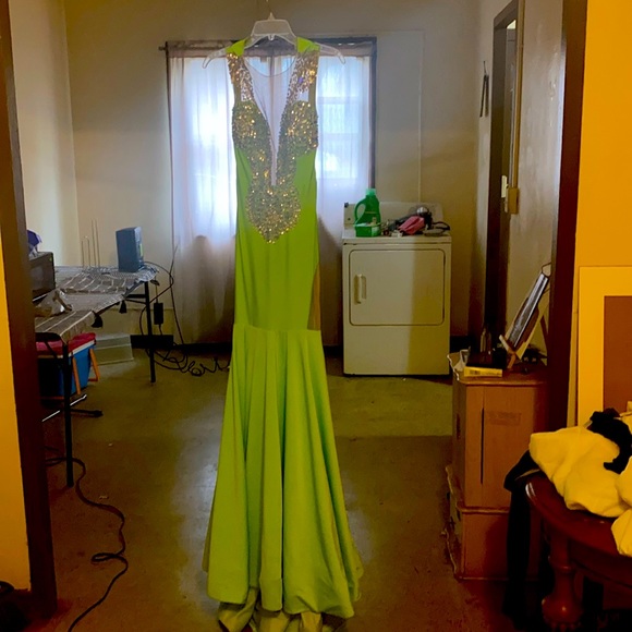 My daughters prom dress - Picture 1 of 5